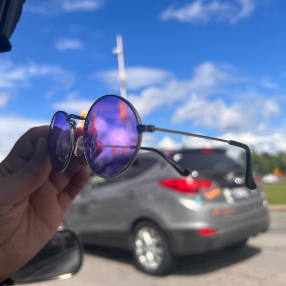 FREE ADD-ON Purple lense sunglasses - Picture 2 of 3